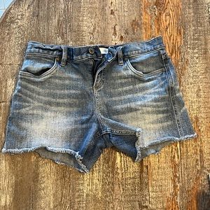 Carve Designs denim stretch cut-offs shorts. Size 2. Organic cotton. 4” rise.